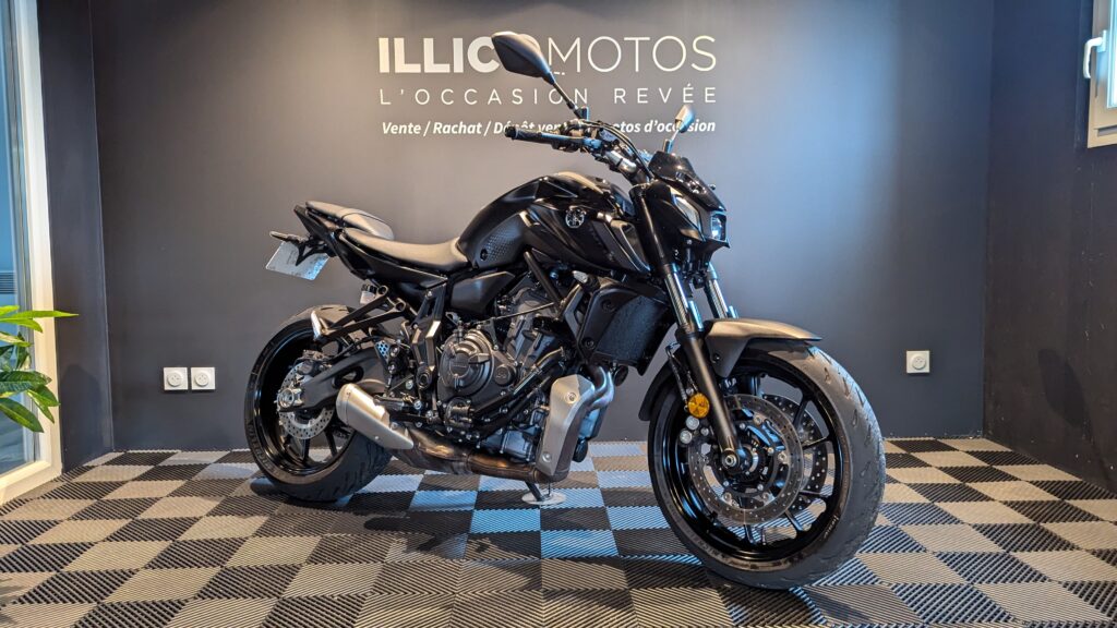 Yamaha MT-07 Black d’occasion vendue par IllicoMotos à Trelins (42) – roadster compact, révisé et prêt à rouler