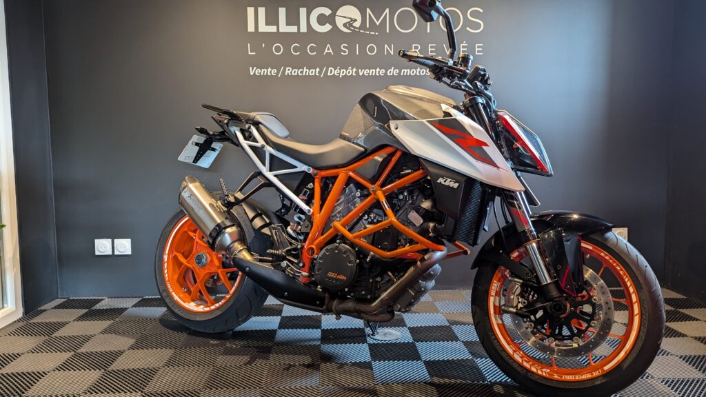 KTM 1290 Super Duke R V2 d’occasion vendue par IllicoMotos à Trelins (42) – roadster puissant et agressif, révisé et prêt à rouler