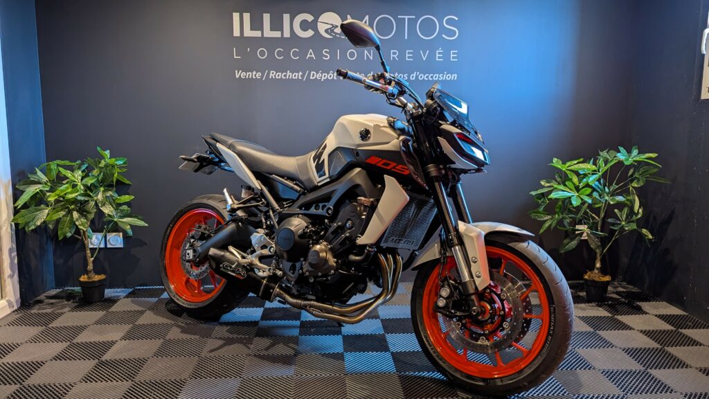 Yamaha MT-09 d’occasion vendue par IllicoMotos à Trelins (42) – roadster polyvalent, révisé et prêt à rouler