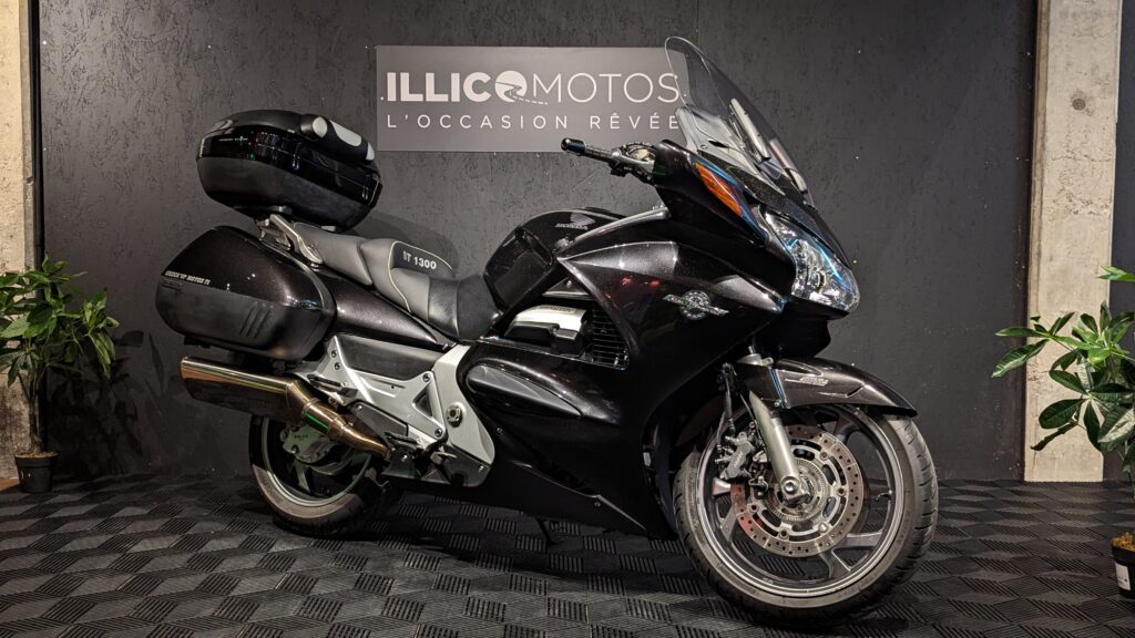 Moto Honda ST1300 Pan European d’occasion pas chère à vendre chez IllicoMotos à Trelins – moto GT confortable, révisée et prête à rouler